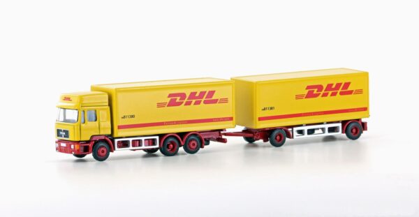 MAN F90, 3-achs Koffer-Hängerzug DHL