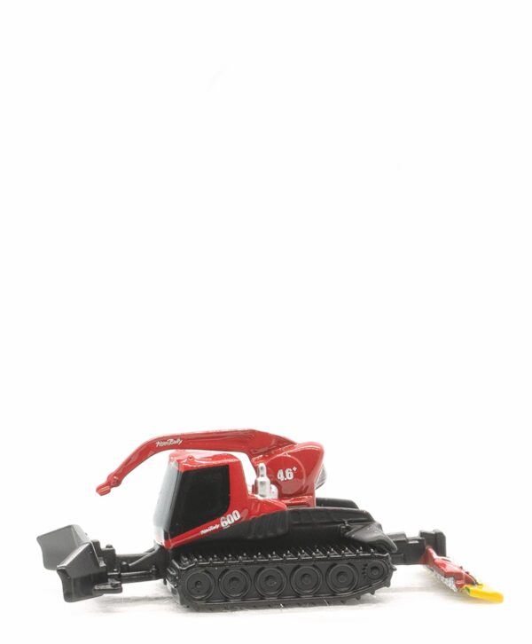 Pistenbully with winch