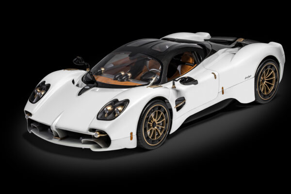 POCHER Pagani Utopia Coupé - Bianco Perla 1:8 - Image 2