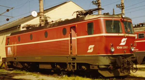 Electric locomotive Rh 1044 ÖBB, Ep.IV, blood orange