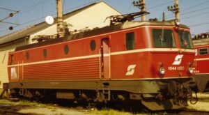 Electric locomotive Rh 1044 ÖBB, Ep.IV, blood orange, sound